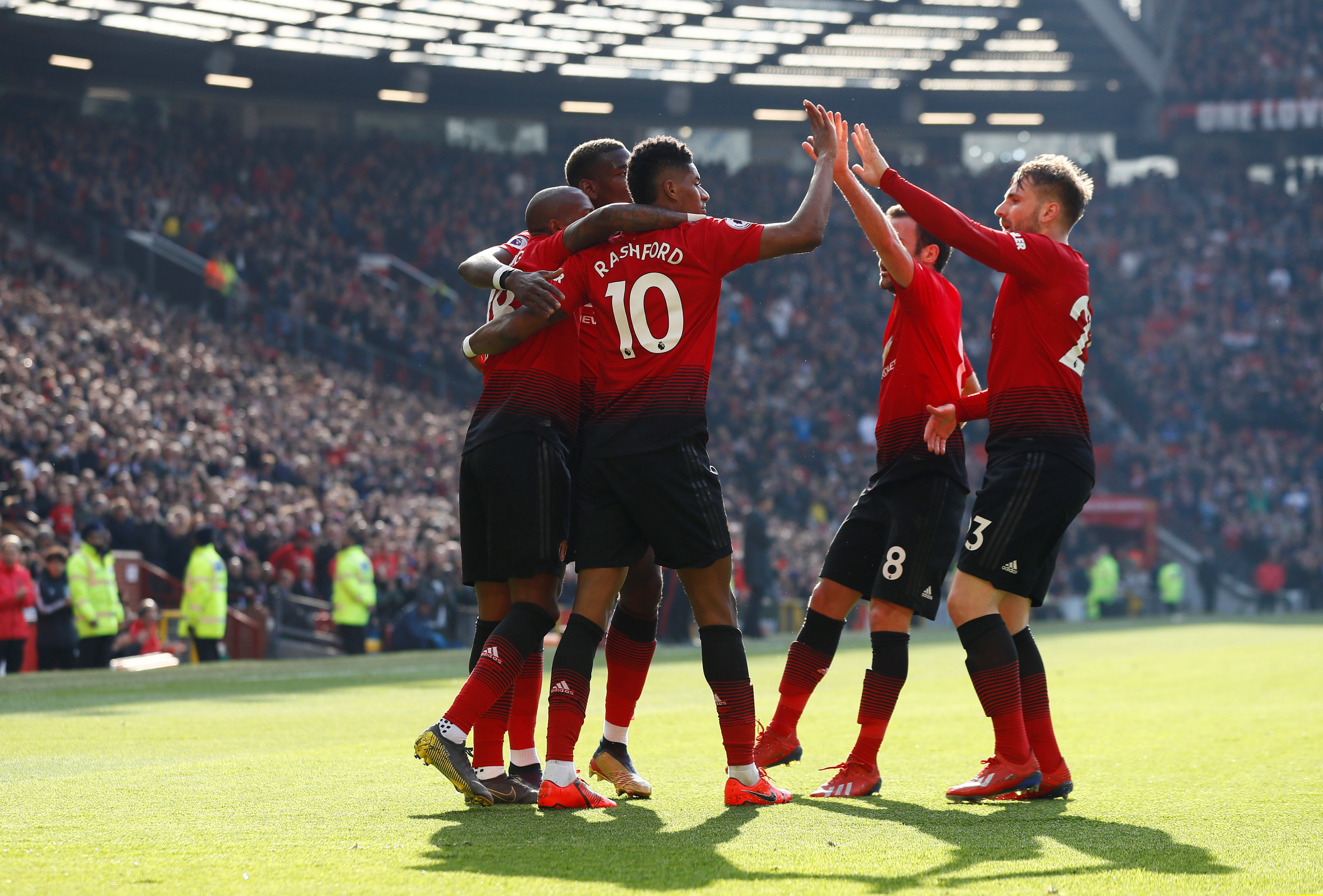 也与球员自 也与球员自